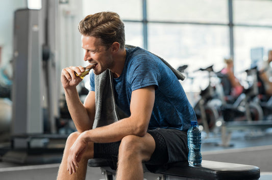 Kicken med proteinbars: Varför de smakar så förbaskat gott (och när du ska äta dem)