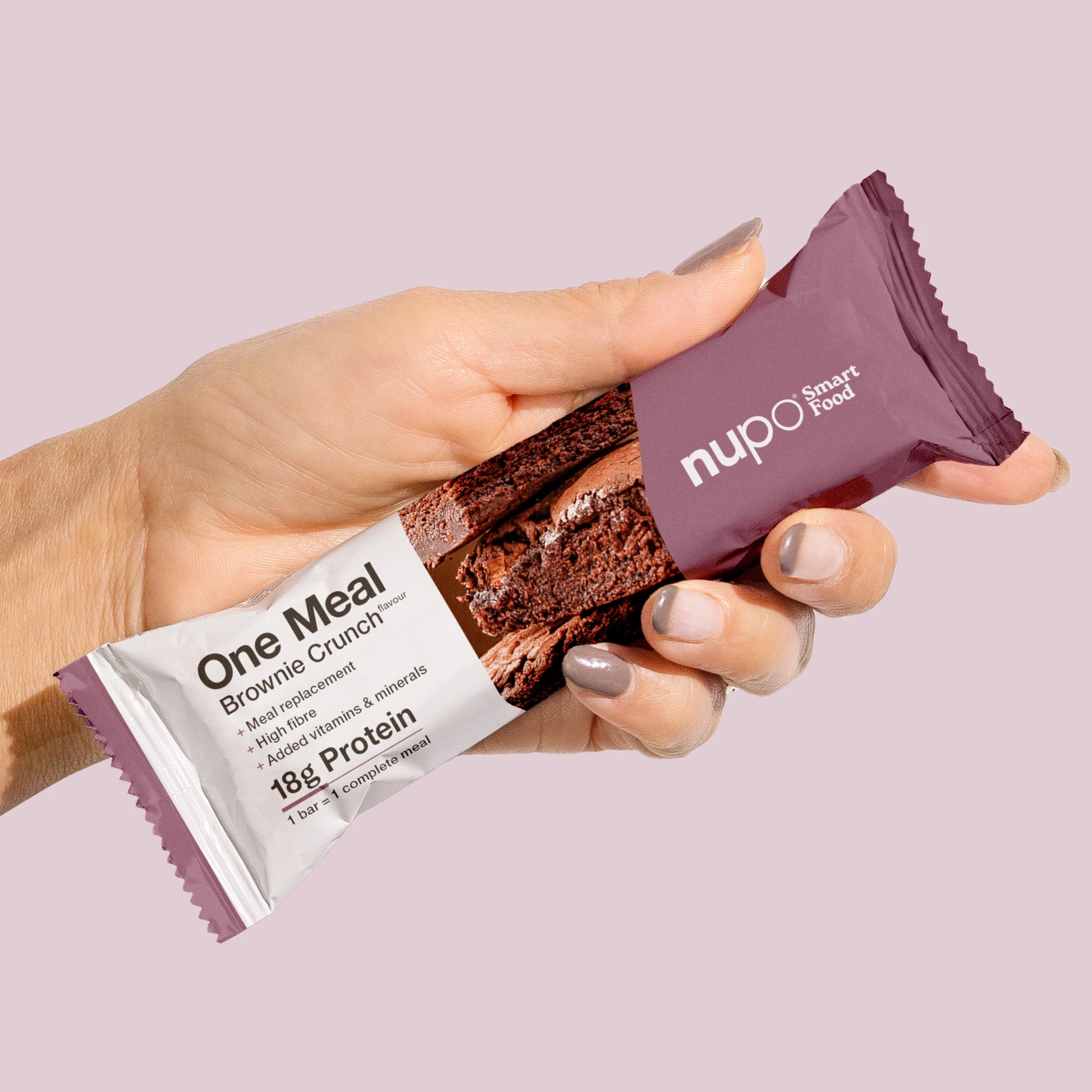 Nupo One Meal Bar Brownie Crunch bar i hand