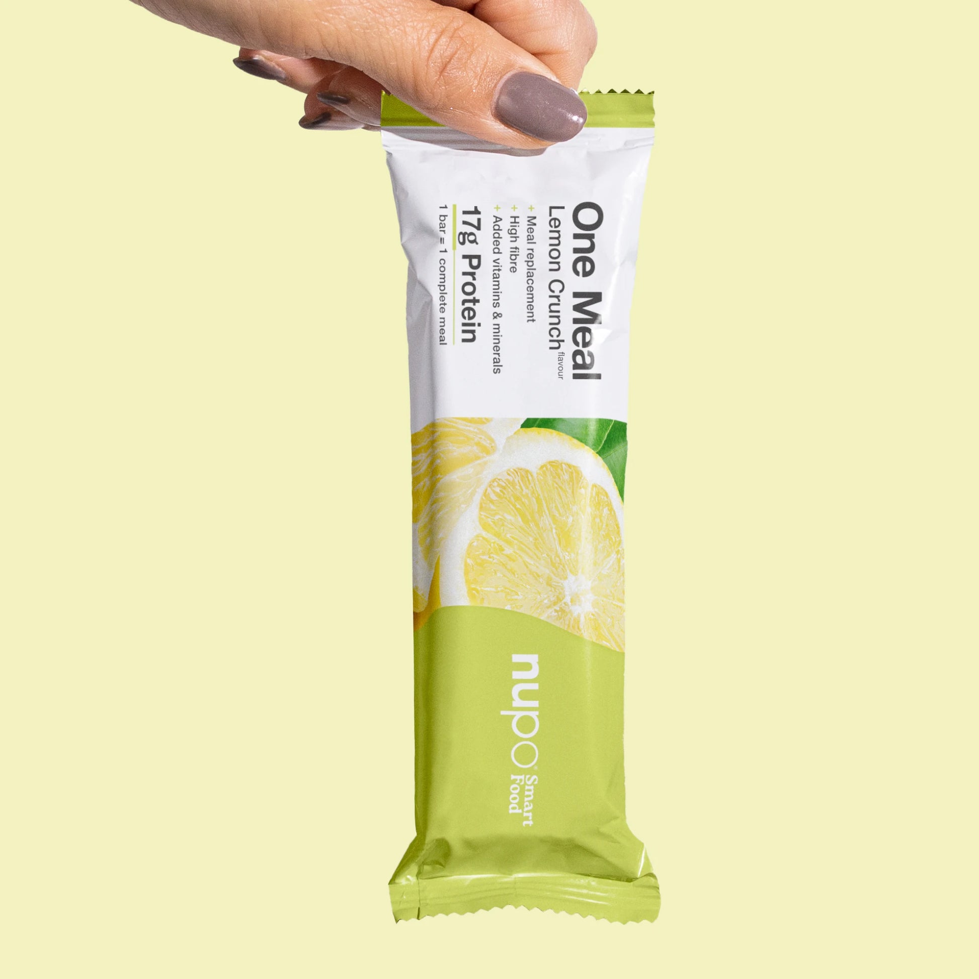 Nupo One Meal Bar Lemon Crunch bar i hand